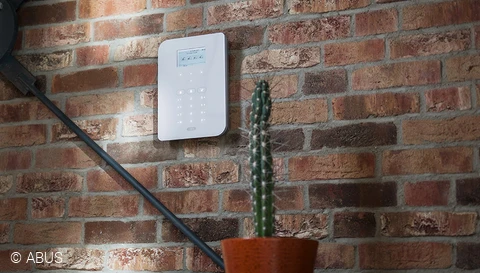 Discover the Secvest panel and sounder © ABUS