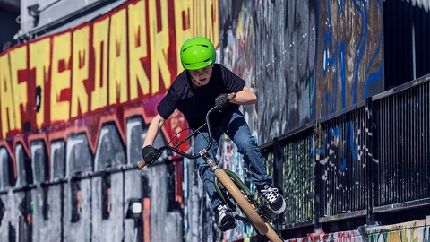 FIETSHELM EEN KOPZORG MINDER ©ABUS