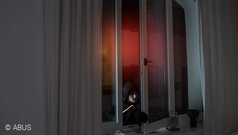 Secure alarm with voice announcements and push messages via the app. © ABUS