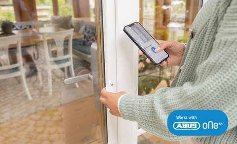 WINTECTO op een terrasdeur – sleutelloos openen gemakkelijk gemaakt.