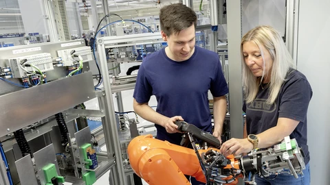 Studium Digital Engineering bei ABUS Pfaffenhain © ABUS