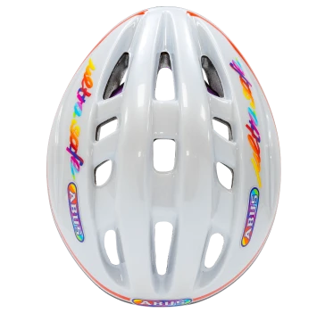 Un casco ABUS Ultra Safe bianco con la scritta colorata "ultra safe ABUS" © ABUS