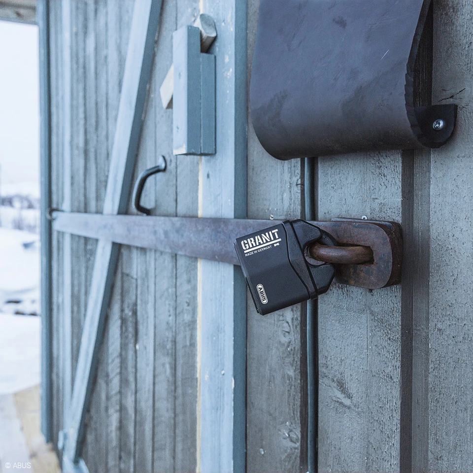 The granite padlock stands for durability and robustness © ABUS
