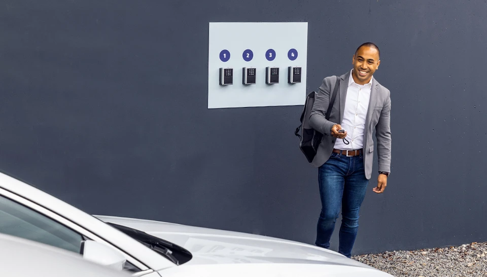 smart KeyGarage 787 Bluetooth® for wall mounting © ABUS