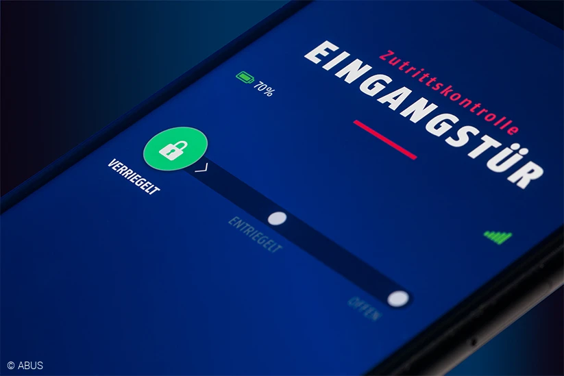 Swipen in plaats van de sleutel omdraaien: Open en vergrendel deuren gemakkelijk en zonder sleutels dankzij de app © ABUS