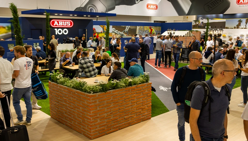 Der Stand von ABUS bei der Eurobike 2024 © ABUS