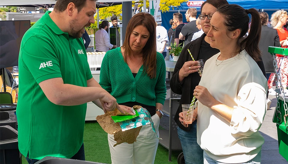 AHE-Stand mit Infoangebot zur besseren Mülltrennung © ABUS