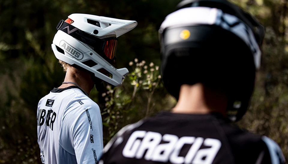 The quite before the storm: Cédric Gracia and Gabriel Wibmer ©ABUS