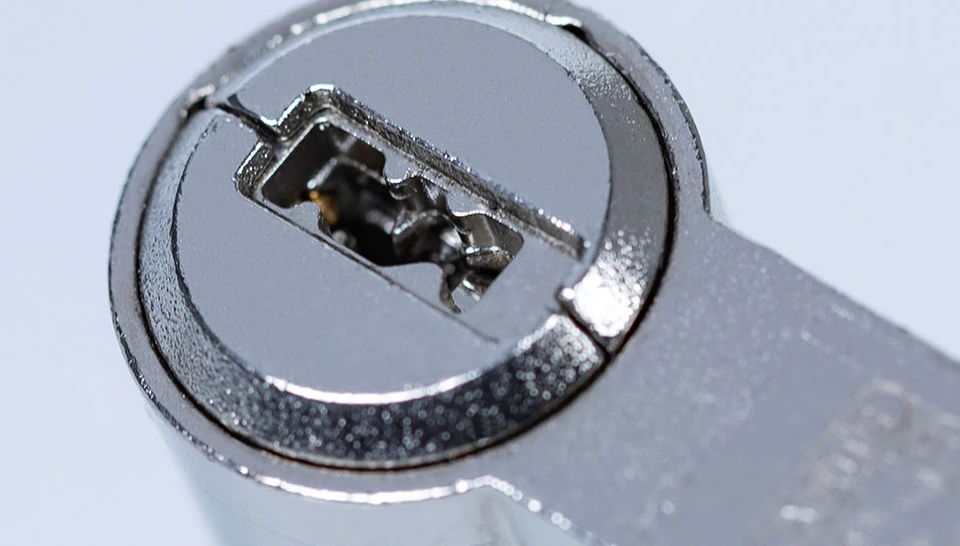 Un gros plan sur le trou de serrure du cylindre profilé Magtec © ABUS