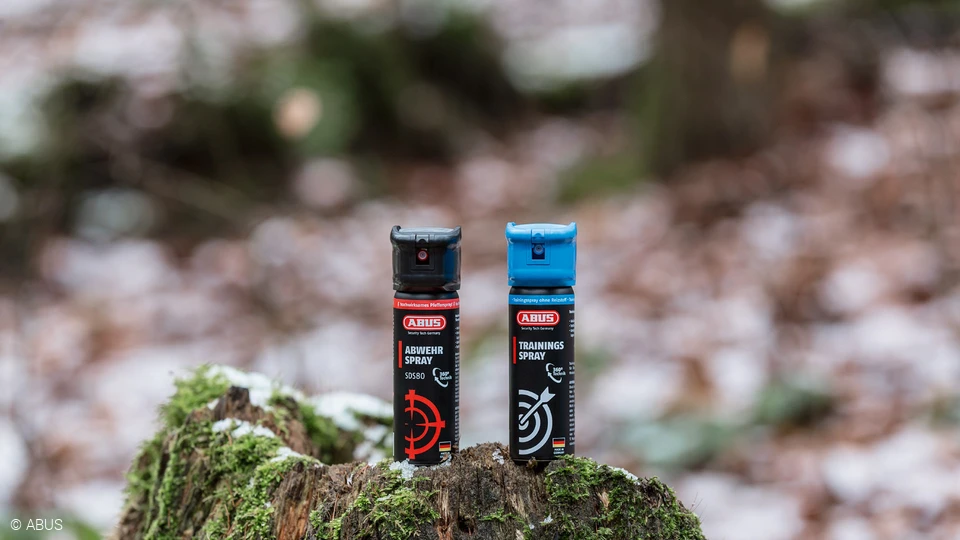 Het dynamische duo in het Twin Pack: Met de trainingsspray kunt u vooraf testen hoe onze verdedigingsspray werkt © ABUS