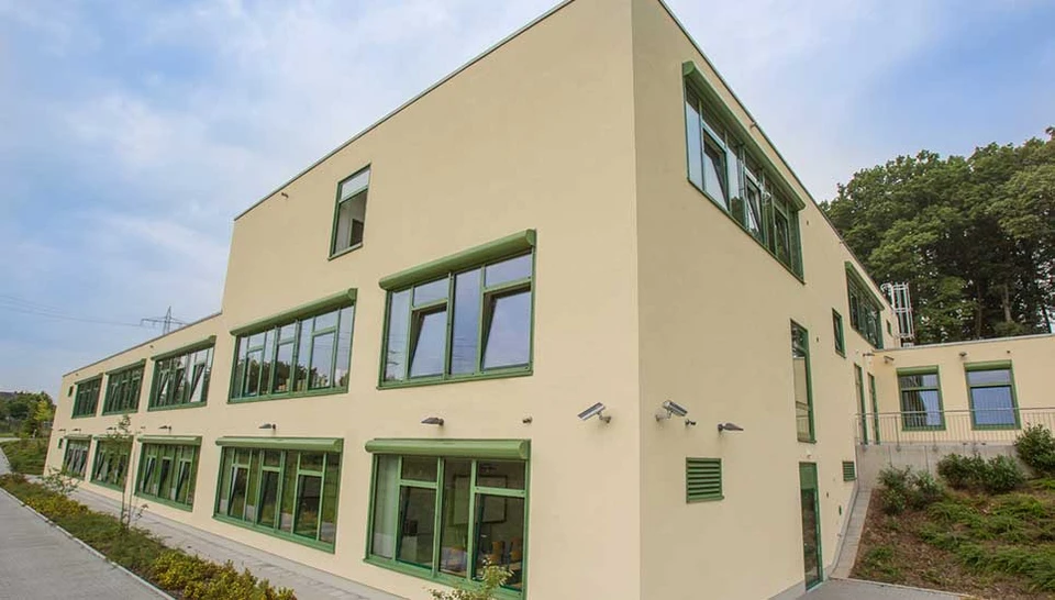High-resolution surveillance cameras provide razor-sharp images from every angle of the school grounds. © ABUS