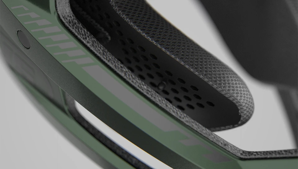 A close-up of the breathable cheek pad of the ABUS HiDrop ©ABUS