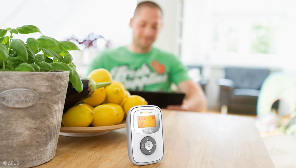Beruhigtes Schlafen - mit dem Babyphone TOM © ABUS