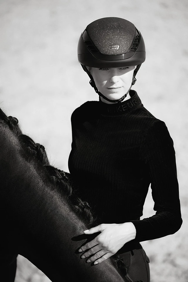 Reithelm AirLuxe Supreme Glam von ABUS PIKEUR. ©ABUS