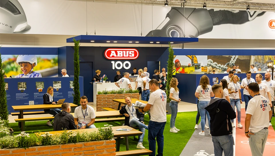 Der Stand von ABUS bei der Eurobike 2024 © ABUS