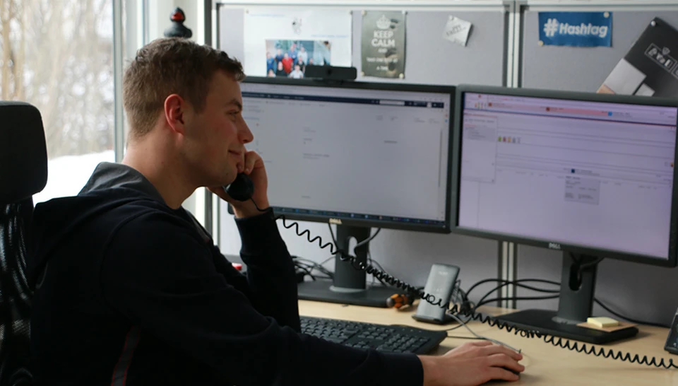 Unternehmensalltag - Telefonieren © ABUS