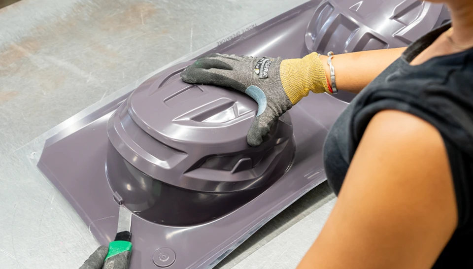 The shell of the Targon MTB helmet is manufactured in Italy © ABUS