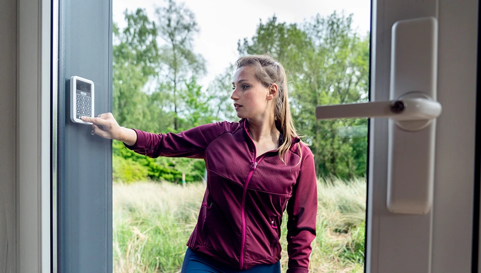 Terrassent&uuml;r per Code-Eingabe &ouml;ffnen? HomeTec Pro macht's m&ouml;glich &copy; ABUS
