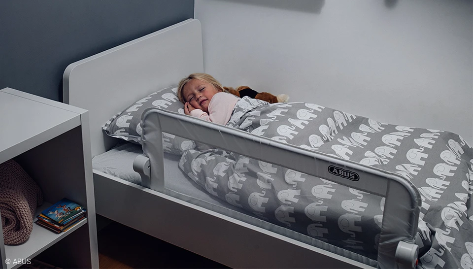 Sleep peacefully - with the ERIC bed guard © ABUS