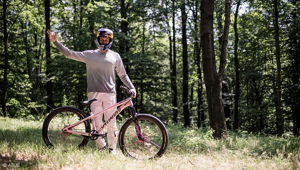 Dawid Godziek partners up with ABUS © ABUS
