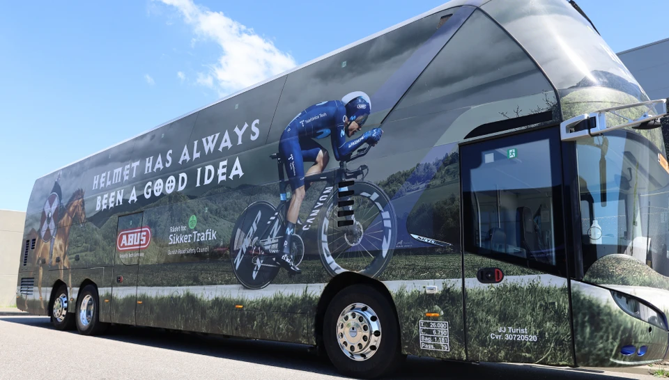TDF 2022 Vikingbus - Hjelm har altid været en god idé © ABUS