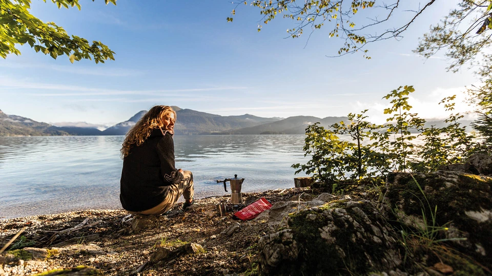 The gas stove starts sparking? With the fire blanket, you can nip small incipient fires in the bud in just a few moments The gas stove starts sparking? With the fire blanket, you can nip small fires in the bud in just a few moments. © ABUS