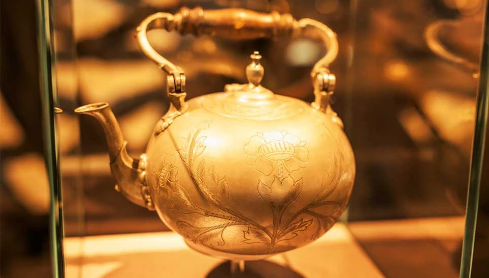 Precious exhibits of the tea world require special protection against theft and vandalism.