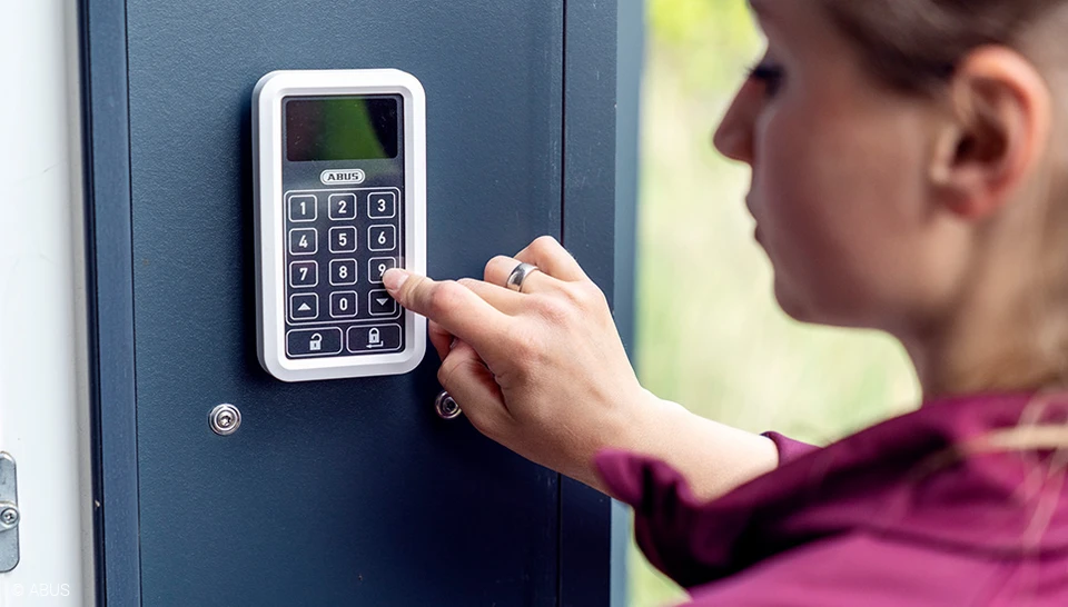 Terrassentür per Code-Eingabe aufschließen? HomeTec Pro macht's möglich © ABUS