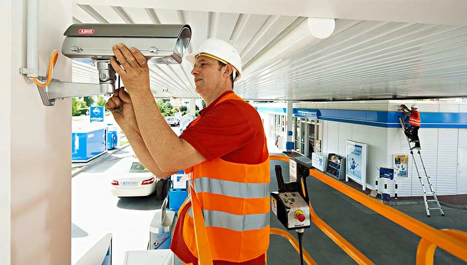 HD video surveillance ensures pin-sharp images, even at night. © ABUS