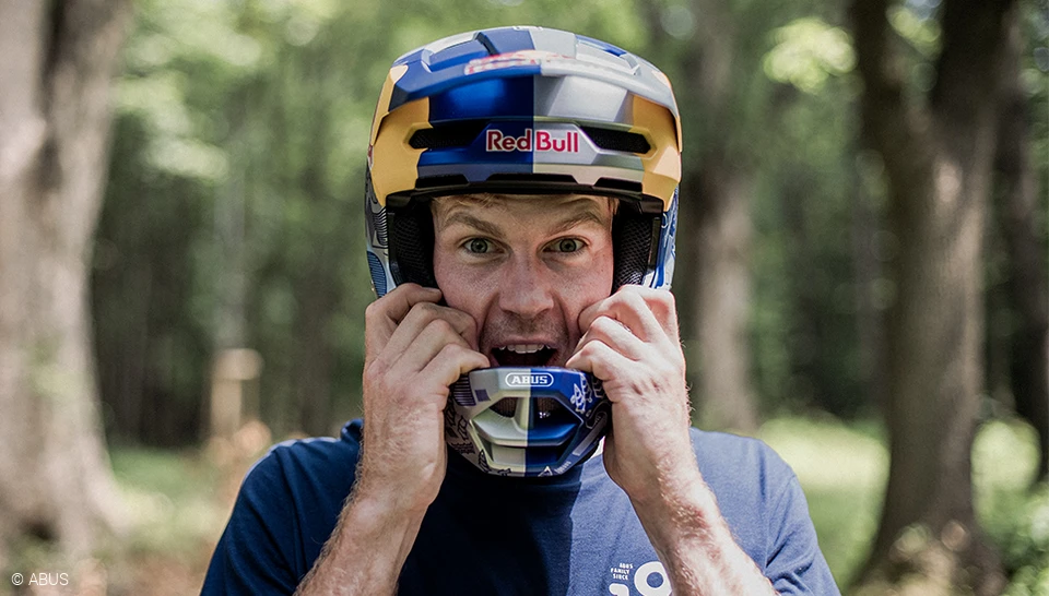 Dawid Godziek partners up with ABUS © ABUS