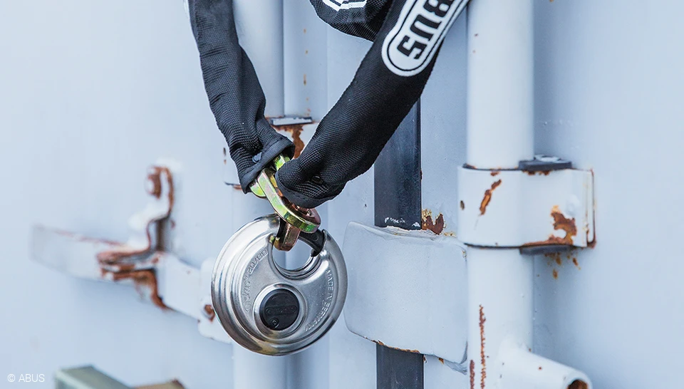 360° all-round protection with our Diskus padlocks © ABUS