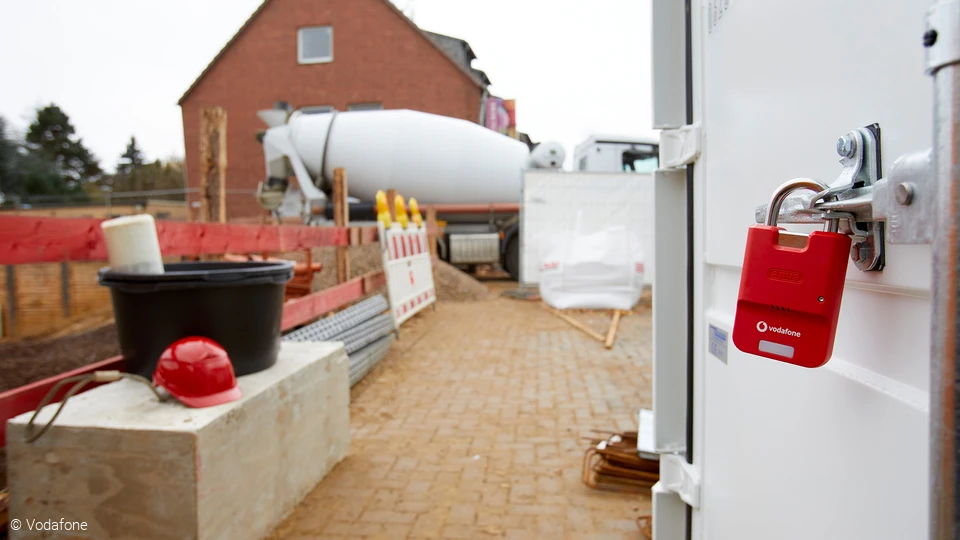 Sichern Sie Ihre Baustellen-Werkzeuge mit dem Vodafone Smart Lock von ABUS © Vodafone