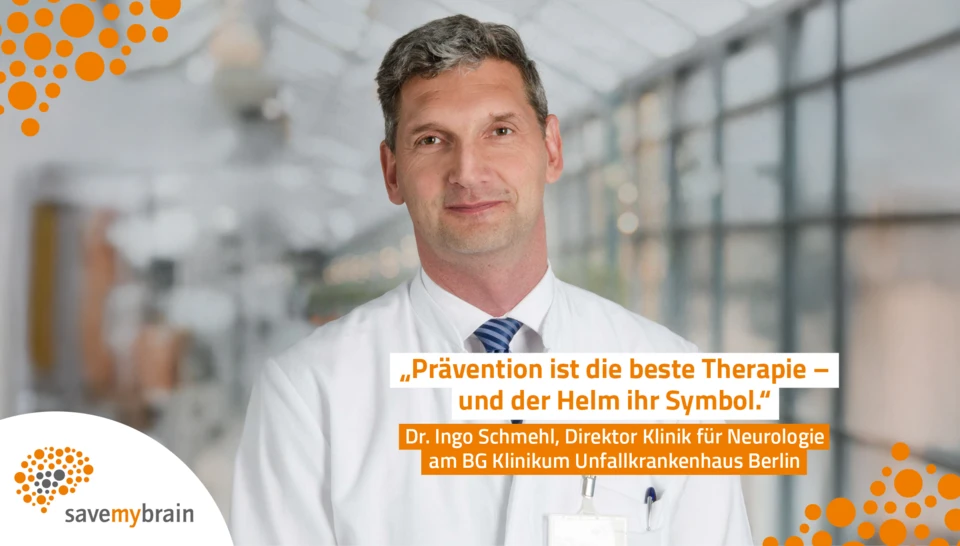 Portr&auml;t von Dr. Ingo Schmehl, Direktor der Klinik f&uuml;r Neurologie am BG Klinikum Unfallkrankenhaus Berlin, in einem Klinikflur &copy; ABUS