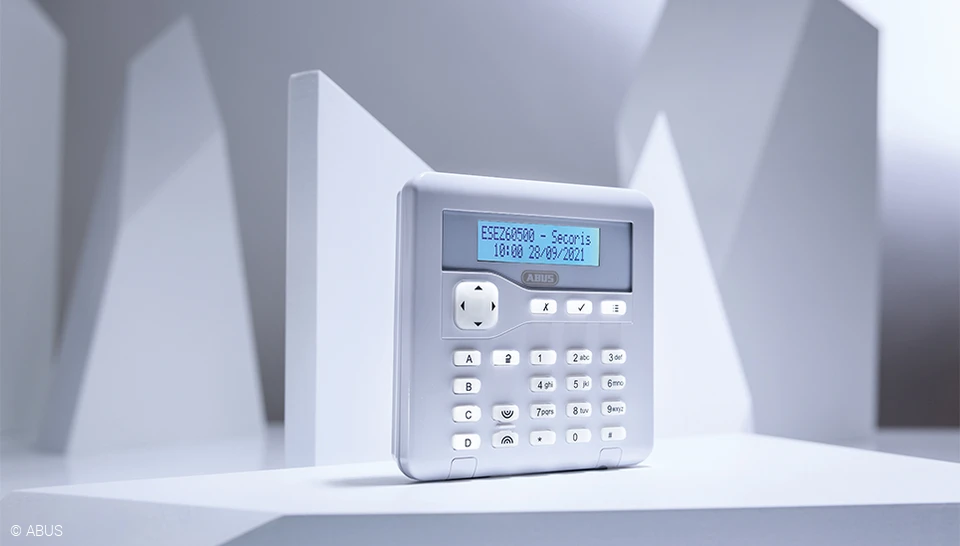 You can conveniently arm or disarm your Secoris panel via the keypad using an access code © ABUS