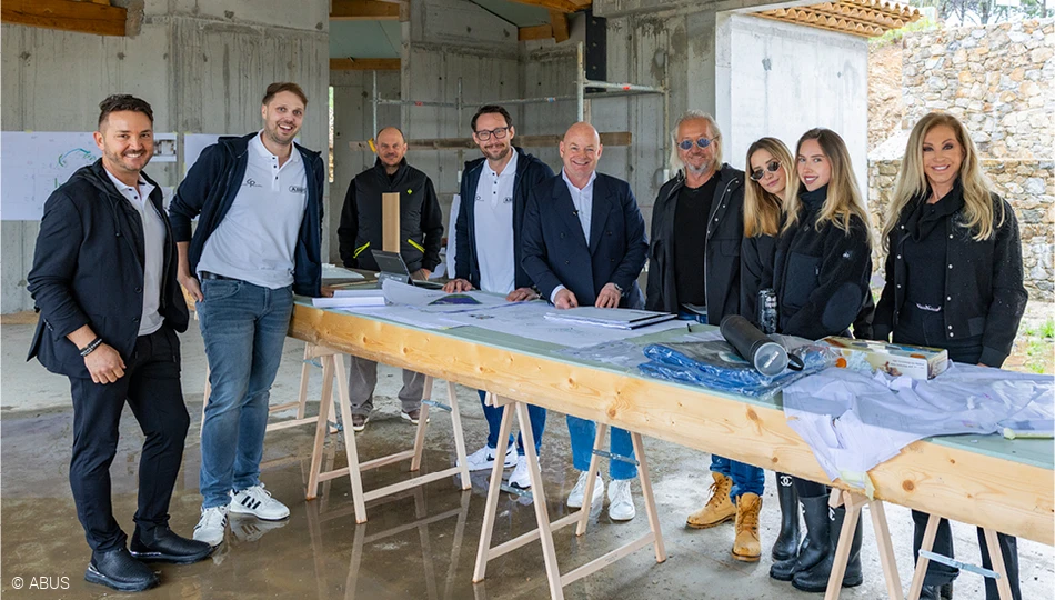 Gruppenbild Familie Geiss, Architekten, Delegation ABUS Security Center &copy; ABUS