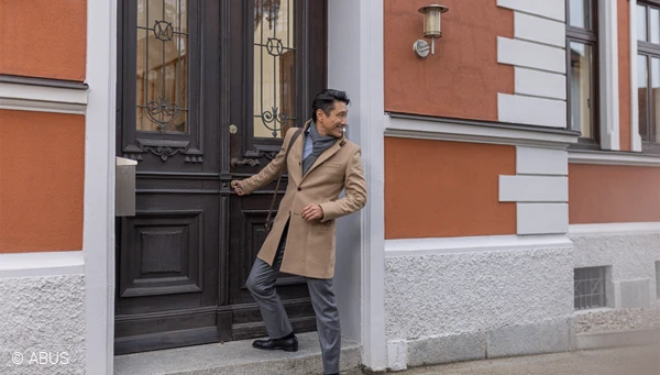 Choisissez la meilleure s&eacute;curit&eacute; pour votre porte d'entr&eacute;e &copy; ABUS