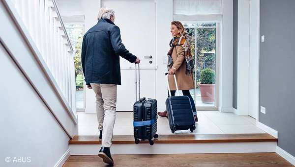 Sicherheit über die gesamte Breite - mit dem Panzerriegel PR2800 © ABUS Sicherheit über die gesamte Breite - mit dem Panzerriegel PR2800 © ABUS