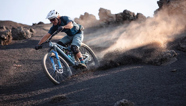 Richie Schley with the ABUS CliffHanger / &copy; ABUS