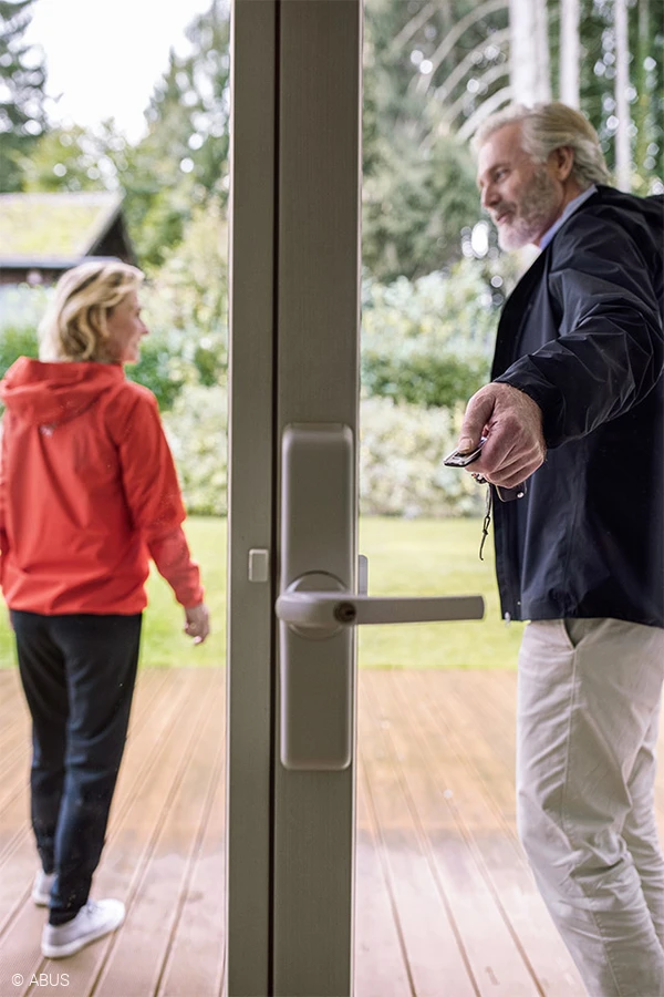 Terrassentürantrieb FCA3000 in weiß © ABUS Terrassentürantrieb FCA3000 in weiß © ABUS