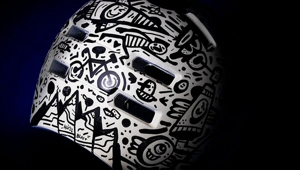 Rakete &uuml;ber den Bergen mit Bike dazwischen  &copy; ABUS