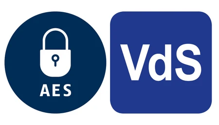 Links das AES-Logo (rund, dunkelblau, wei&szlig;e Schrift AES und ein Vorhangschloss in wei&szlig;), rechts das VdS-Logo (wei&szlig;er Schriftzug in einem mittelblauen Quadrat).