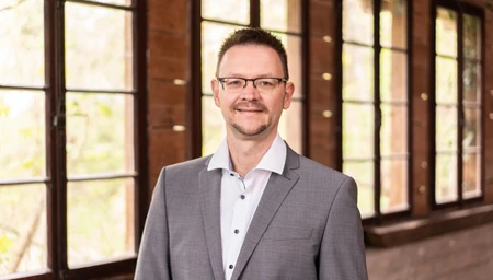 Herr Z&ouml;ge - stellvertretender Direktor von OM Deutschland