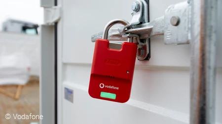 Mit dem Vodafone Smart Lock können Sie bequem Container sichern © Vodafone Mit dem Vodafone Smart Lock können Sie bequem Container sichern © Vodafone