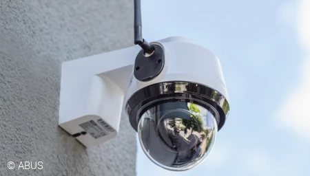 La cam&eacute;ra ext&eacute;rieure ABUS WLAN pan/tilt &copy; ABUS