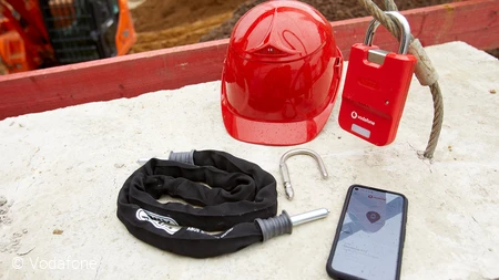 Nutzen Sie das Vodafone Smart Lock ganz flexibel mit oder ohne Kette © Vodafone Nutzen Sie das Vodafone Smart Lock ganz flexibel mit oder ohne Kette © Vodafone